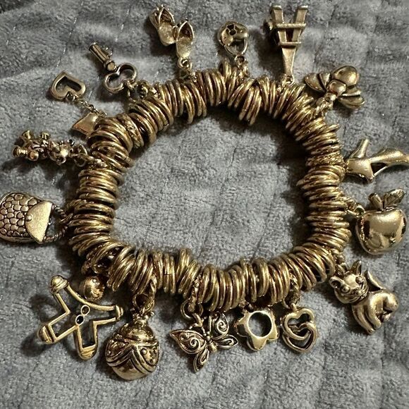 Stretch Charm Bracelet - Elegant & Unique Design Gold Charm Bracelet - Picture 8 of 17